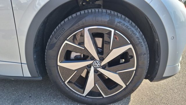 VOLKSWAGEN ID.5 usata, con Autoradio