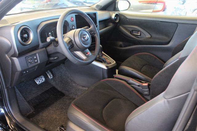 TOYOTA Yaris usata, con Cerchi in lega