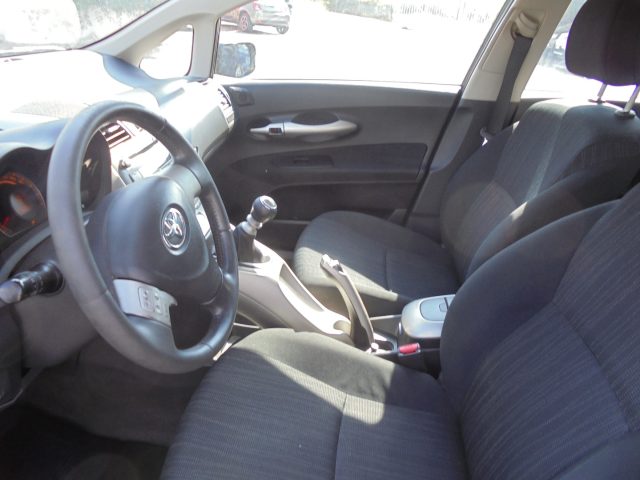 TOYOTA Auris usata 16