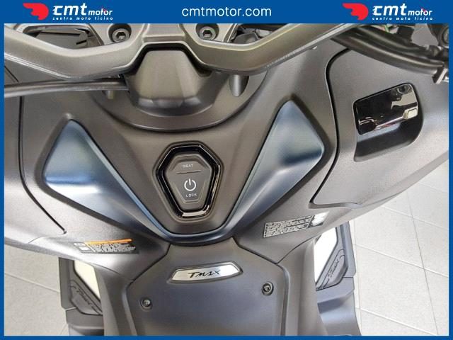 YAMAHA T-Max 560 usata 8