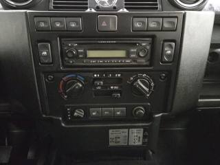 LAND ROVER Defender usata 24