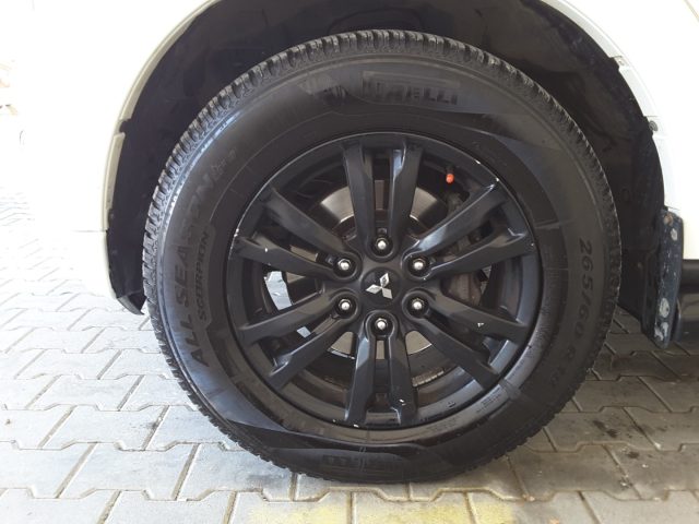 MITSUBISHI Pajero usata, con Airbag Passeggero