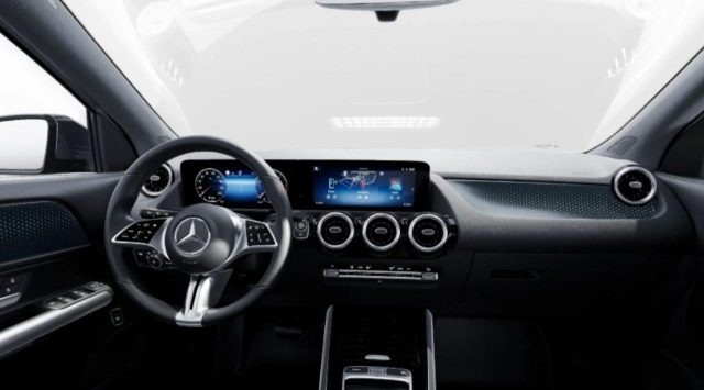 MERCEDES-BENZ GLA 200 usata, con Chiusura centralizzata