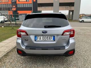SUBARU OUTBACK usata, con Autoradio
