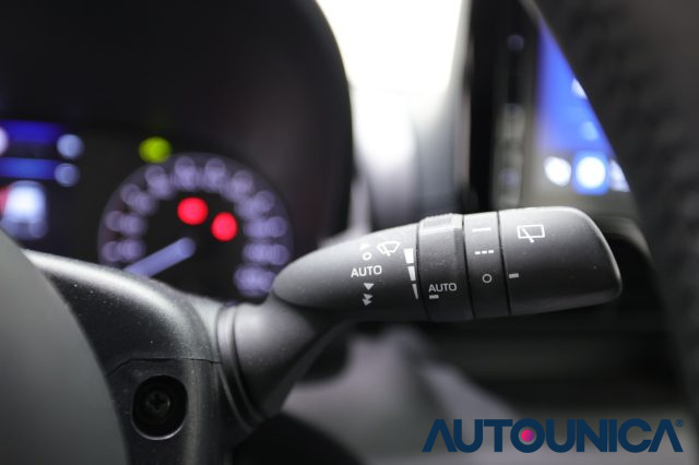 TOYOTA Yaris usata, con Autoradio digitale