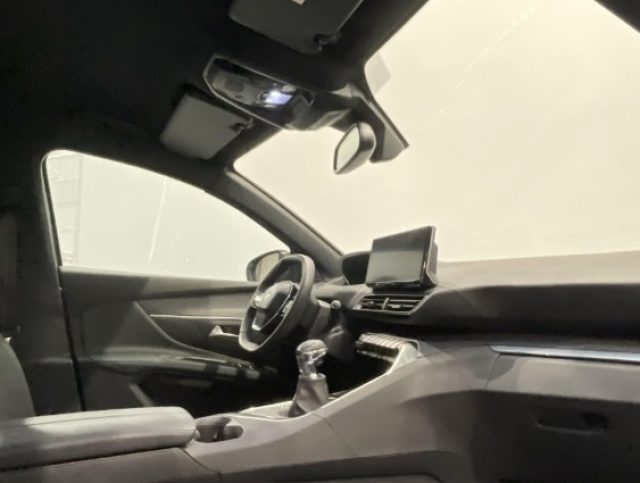 PEUGEOT 5008 usata, con Volante multifunzione