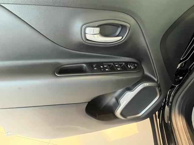 JEEP Renegade usata, con USB