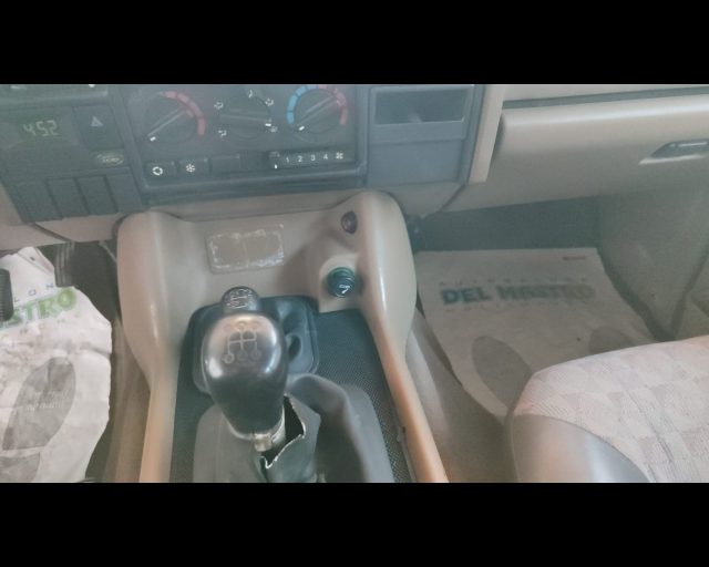 LAND ROVER Discovery usata 17