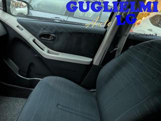 TOYOTA Yaris usata 19