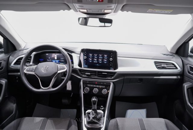 VOLKSWAGEN T-Roc usata, con Telecamera per parcheggio assistito