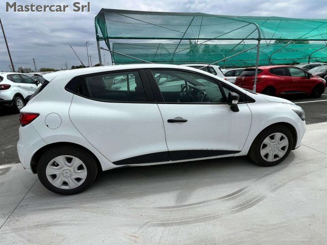 RENAULT Clio usata, con Autoradio