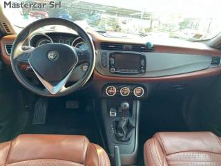 ALFA ROMEO Giulietta usata, con Autoradio