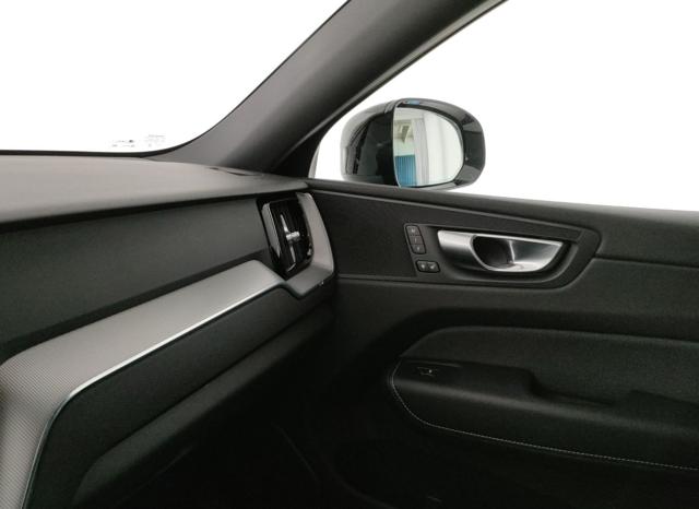 VOLVO XC60 usata, con Sedile posteriore sdoppiato