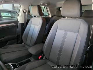 VOLKSWAGEN T-Roc usata, con USB