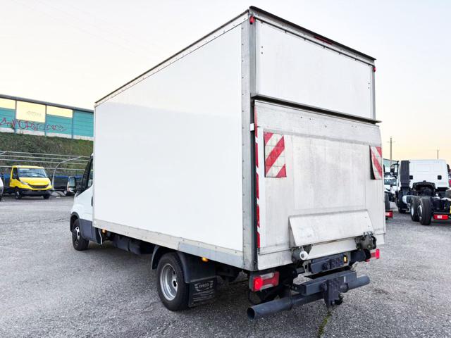 IVECO Daily usata, con Controllo automatico clima