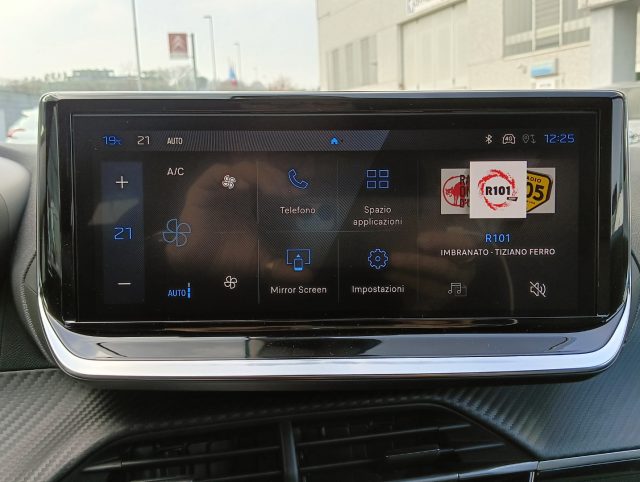 PEUGEOT 2008 usata, con Volante in pelle