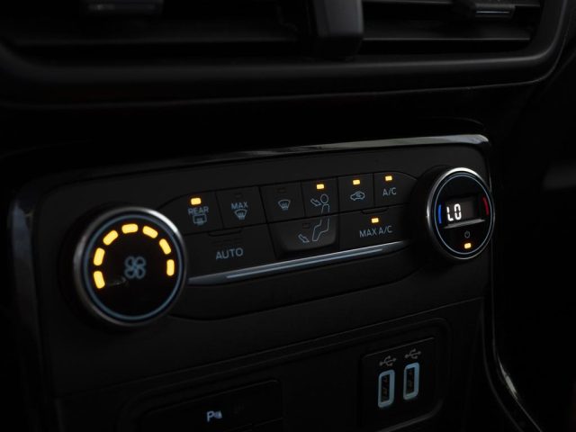 FORD EcoSport usata, con Specchietti laterali elettrici