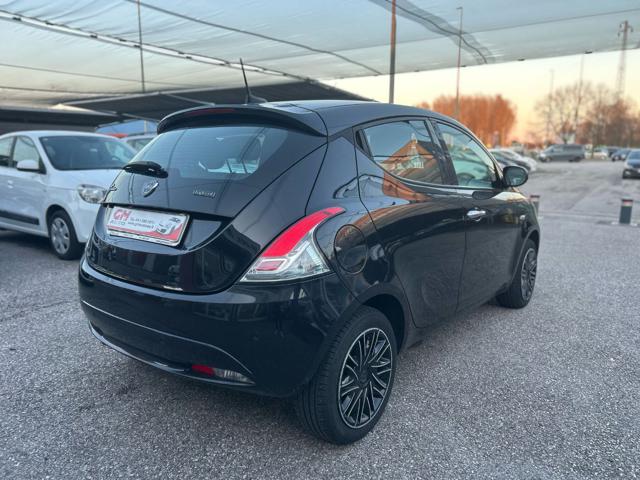 LANCIA Ypsilon usata, con Autoradio