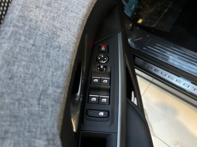 PEUGEOT 3008 usata, con Controllo trazione