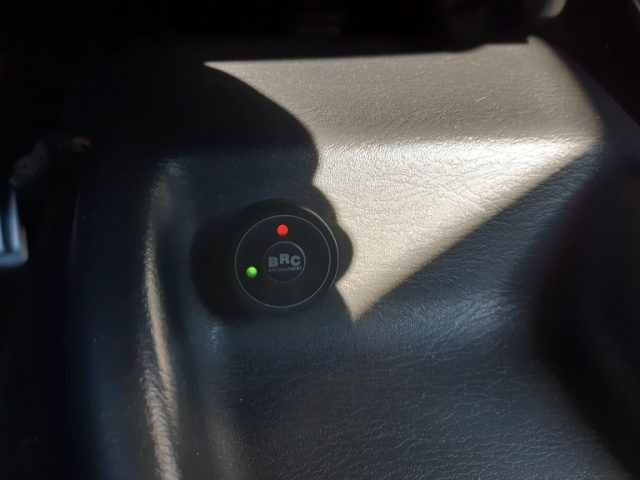 SUZUKI Jimny usata, con Servosterzo