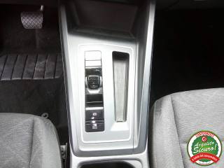 VOLKSWAGEN Golf usata, con Autoradio digitale