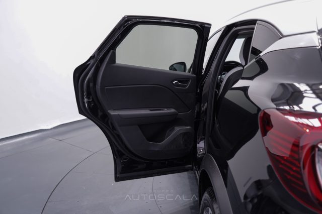 RENAULT Captur usata, con Bracciolo