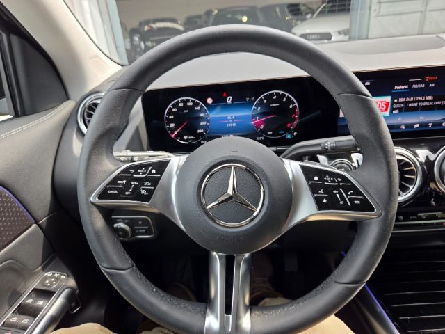 MERCEDES-BENZ GLA 180 usata, con Controllo automatico clima