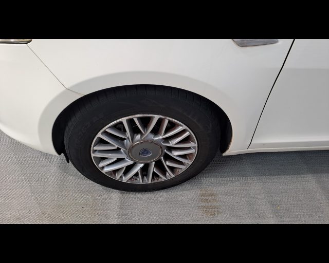 LANCIA Ypsilon usata 33