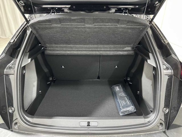 PEUGEOT 2008 usata, con Autoradio digitale