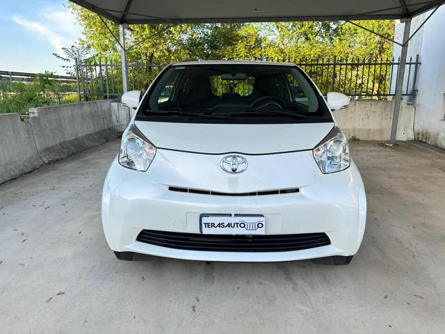 TOYOTA iQ usata, con Airbag