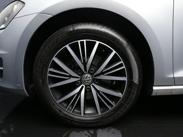 VOLKSWAGEN Golf usata, con Autoradio