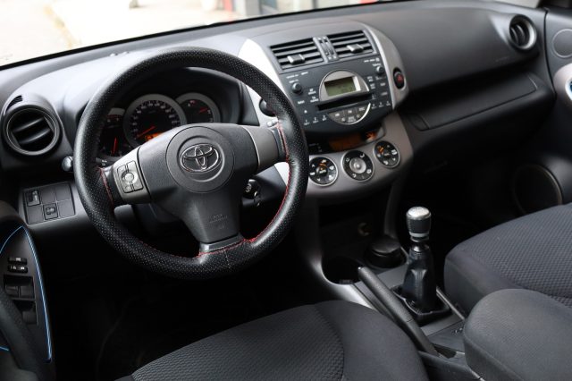 TOYOTA RAV 4 usata, con Trazione integrale