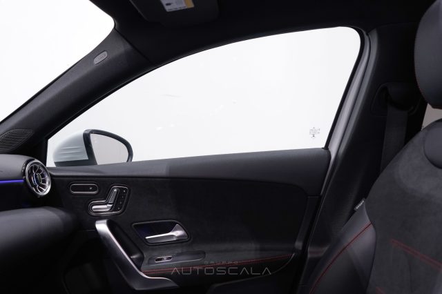 MERCEDES-BENZ A 180 usata, con Sensori di parcheggio posteriori