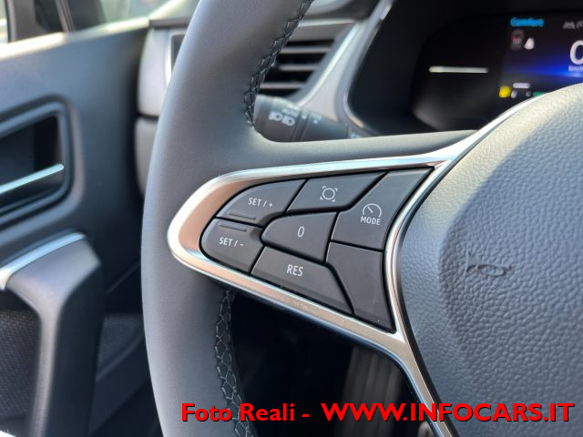 RENAULT Captur usata, con USB