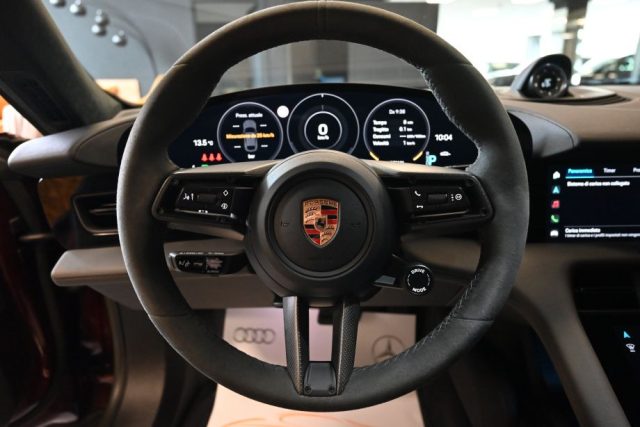 PORSCHE Taycan usata 44