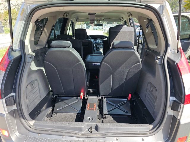 RENAULT Grand Scenic usata, con Isofix