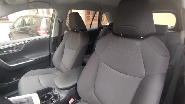 TOYOTA RAV 4 MY23 usata, con Park Distance Control
