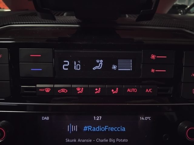 VOLKSWAGEN up! usata 25