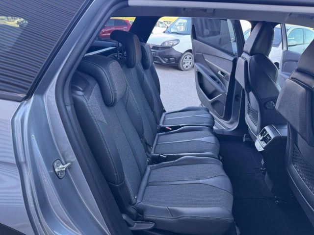 PEUGEOT 5008 usata, con Luci diurne LED