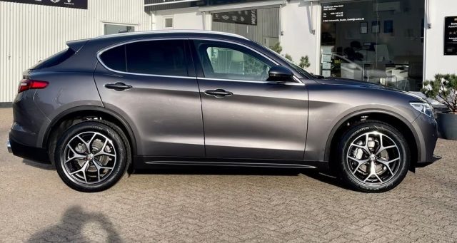 ALFA ROMEO Stelvio usata, con Cerchi in lega