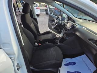 PEUGEOT 208 usata, con Touch screen