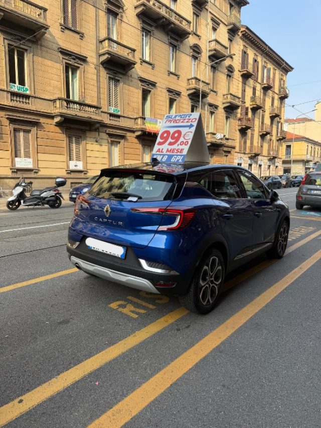 RENAULT Captur usata, con Fari LED