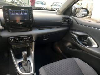 TOYOTA Yaris usata 22