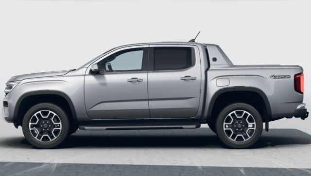 VOLKSWAGEN Amarok usata, con Autoradio
