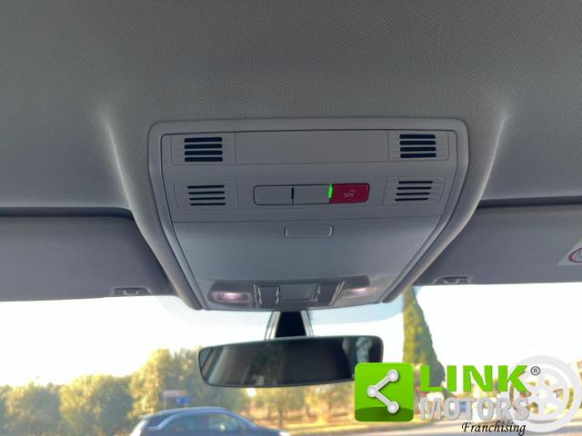 VOLKSWAGEN Golf Variant usata, con Autoradio digitale