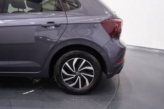 VOLKSWAGEN Polo usata, con Specchietti laterali elettrici