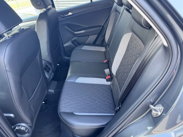 VOLKSWAGEN T-Roc usata, con USB