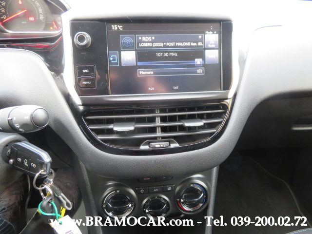 PEUGEOT 208 usata, con USB