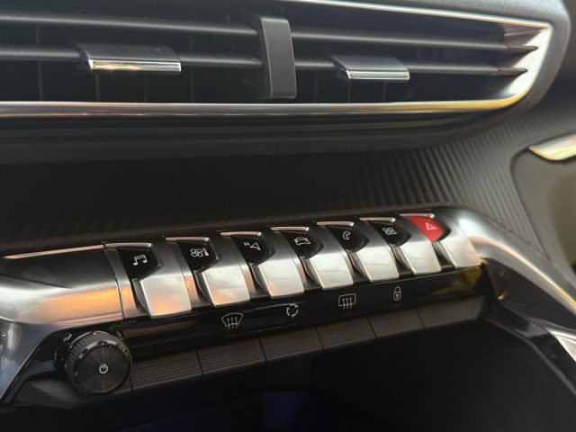 PEUGEOT 3008 usata, con Touch screen