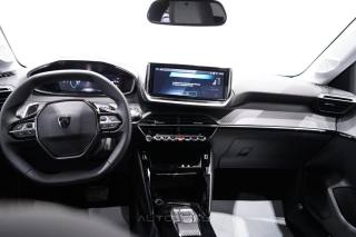 PEUGEOT 208 usata, con Sensori di parcheggio posteriori